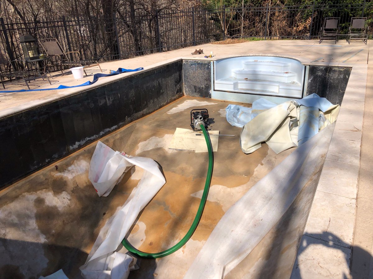desjoyauxpools's tweet photo. The sun is shining and we are renovating today! #DesjoyauxPools #Renovations #SwimmingPools #Atlanta #Alpharetta #Roswell #Milton https://t.co/VUog8OuxUo
