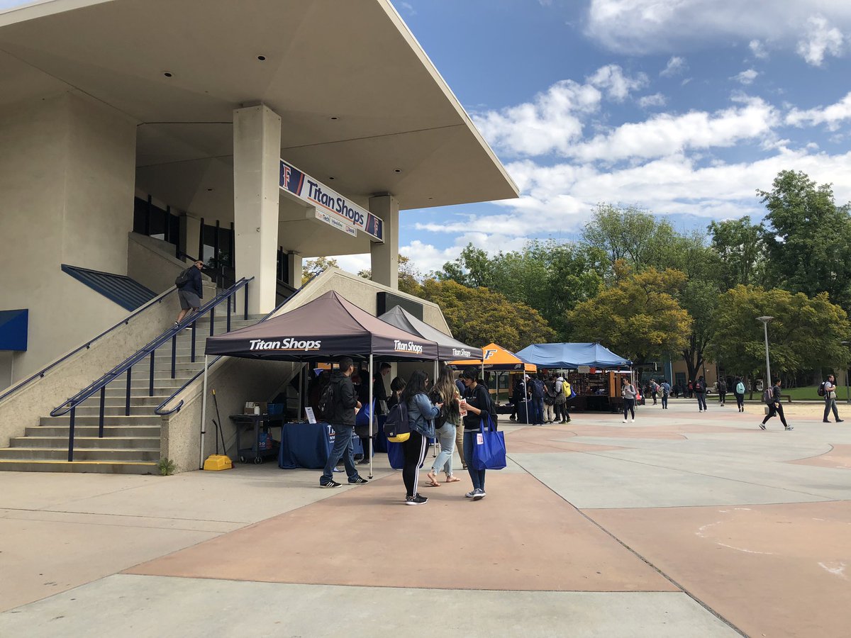 titanshops's tweet photo. Itβs a beautiful day Titans and we are in front of Titan Shops with US Bank and @titanrecreation! Visit our table until 1pm for free popcorn and giveaways!
#TitanShops #TitanRec #USBank #CSUF #CSUFAdmin #TitanExperience #TusksUp #TitansReachHigher https://t.co/1sXFiOyOUj