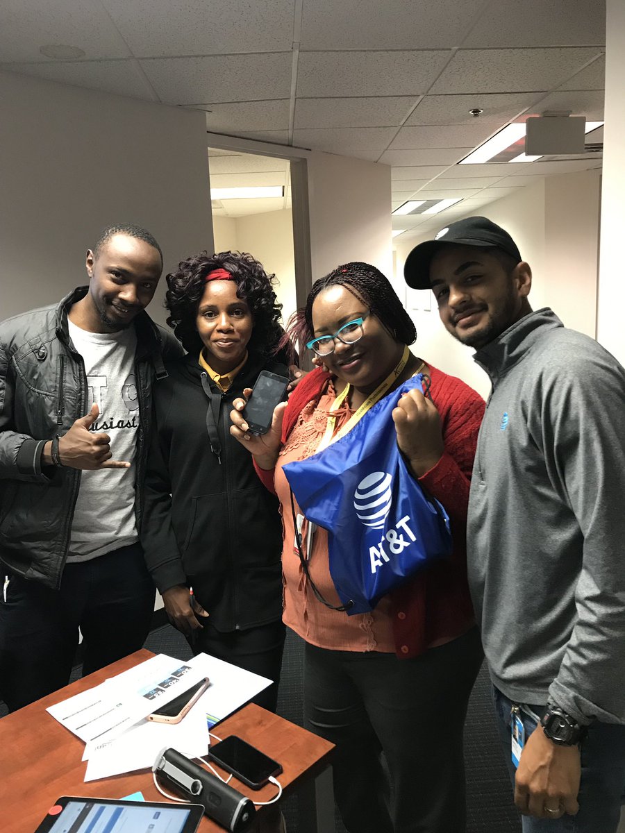 FLfleetfighters's tweet image. Out here doing the most! We love helping out wherever we can!! Thank you @AvantHealthcare!!📱🔥 #everybodyeats #dealsonwheels #fyERemojis @geauxlego @AmyIvey_OneFLA @OneFla_Mobile