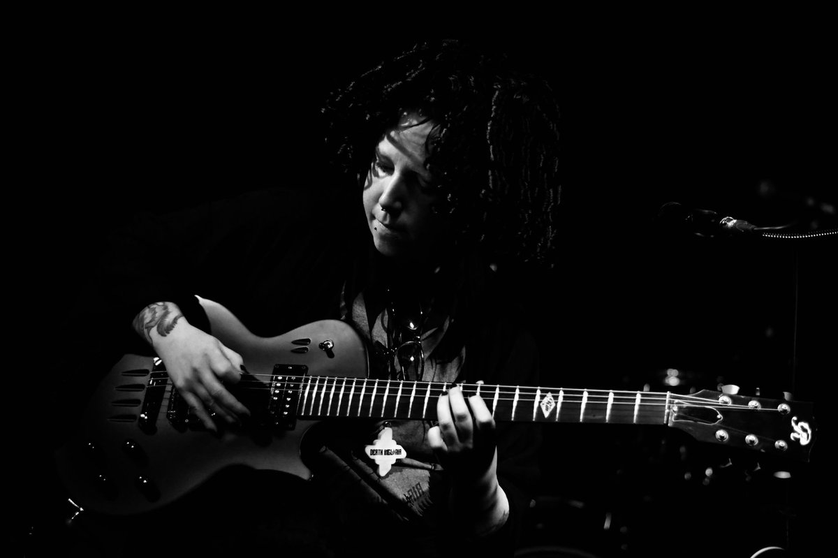 craigsin's tweet photo. @jon66barker if you haven’t heard of @death_ingloria / @galinarin please go check them out, they’re an amazing and unique act, with the awesome first   album/comic titled The Wolf Onboard. 

Here’s a shot of Galina playing at the weekend. https://t.co/2Dp4uFh5eO
