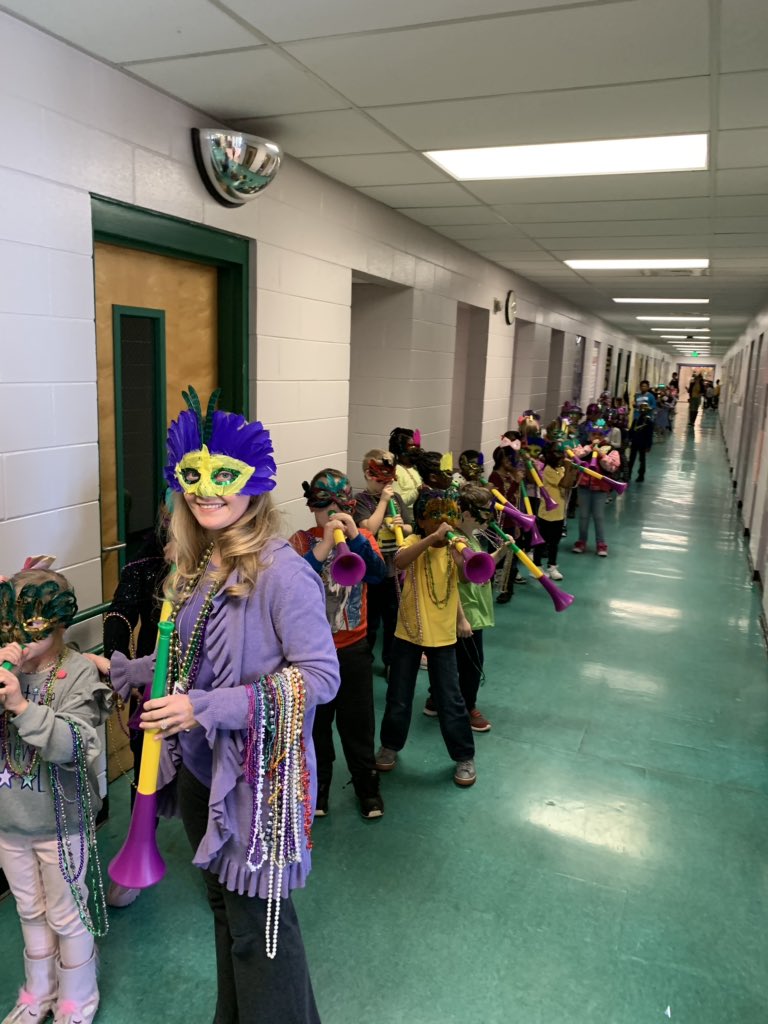 Jayjacks90's tweet photo. Mardi Gras parade At Pleasant Grove Elementary School for Fat Tuesday. #jefcoed @pges_spartans https://t.co/bBNbw3jCRb