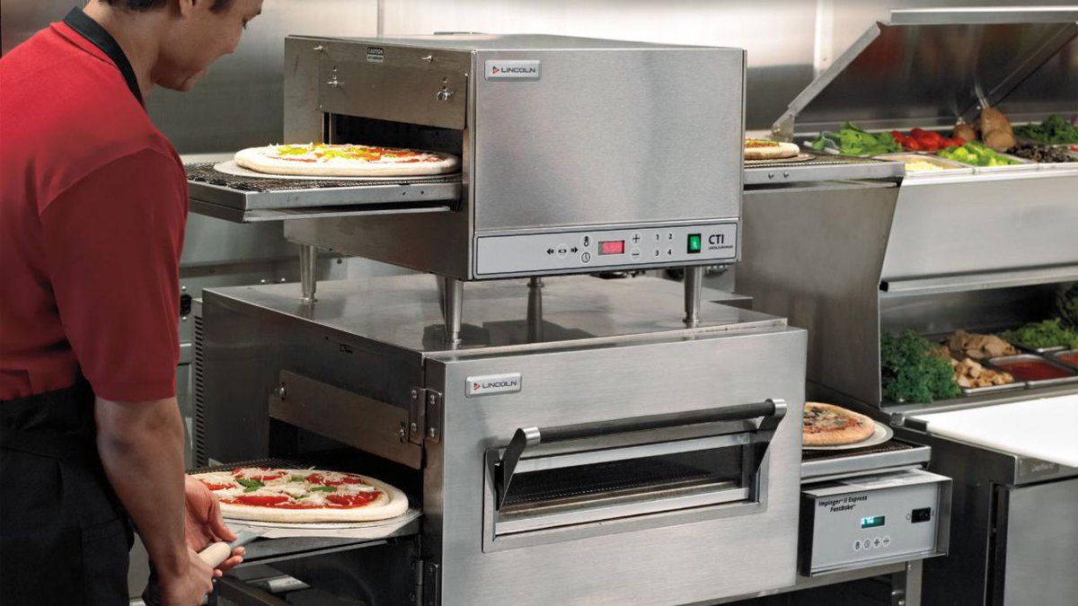 WelbiltInc's tweet photo. Roll up, roll up to Day 1! Head to booth #1361 - @PizzaExpo to find out about Lincoln – trusted makers of conveyor ovens for 25 years – pick up a tote bag &amp; pizza cutter! https://t.co/WDouG37Wz8  #PizzaExpo2019 #PizzaExpo #PizzaOvens #ConveyorOvens #Vegas https://t.co/hFD0Pvkmsi