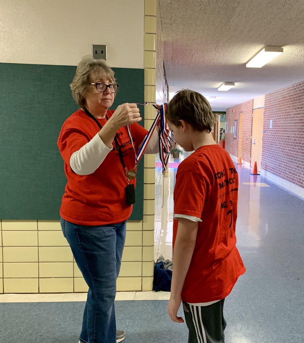 msmeganwhite913's tweet photo. Congratulations Red Bridge Denominators on bringing home the gold! We are so proud of you! @rberoadrunner @PREPKC @PEGS_2 #mathrelays https://t.co/6ttWrwAp4U