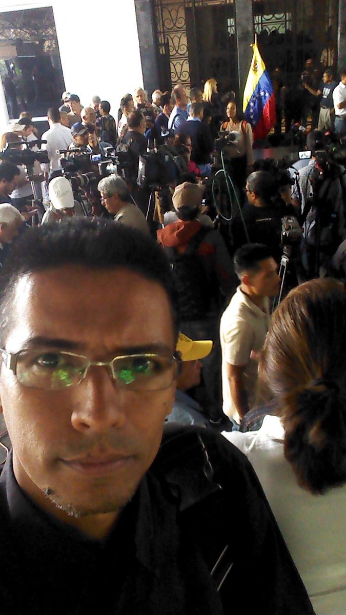 fcanas22's tweet photo. Huele a libertad Venezuela #PORUNAVENEZUELALIBRE @SunepSasCEN @Inaesin1 https://t.co/kabs4dy9W6