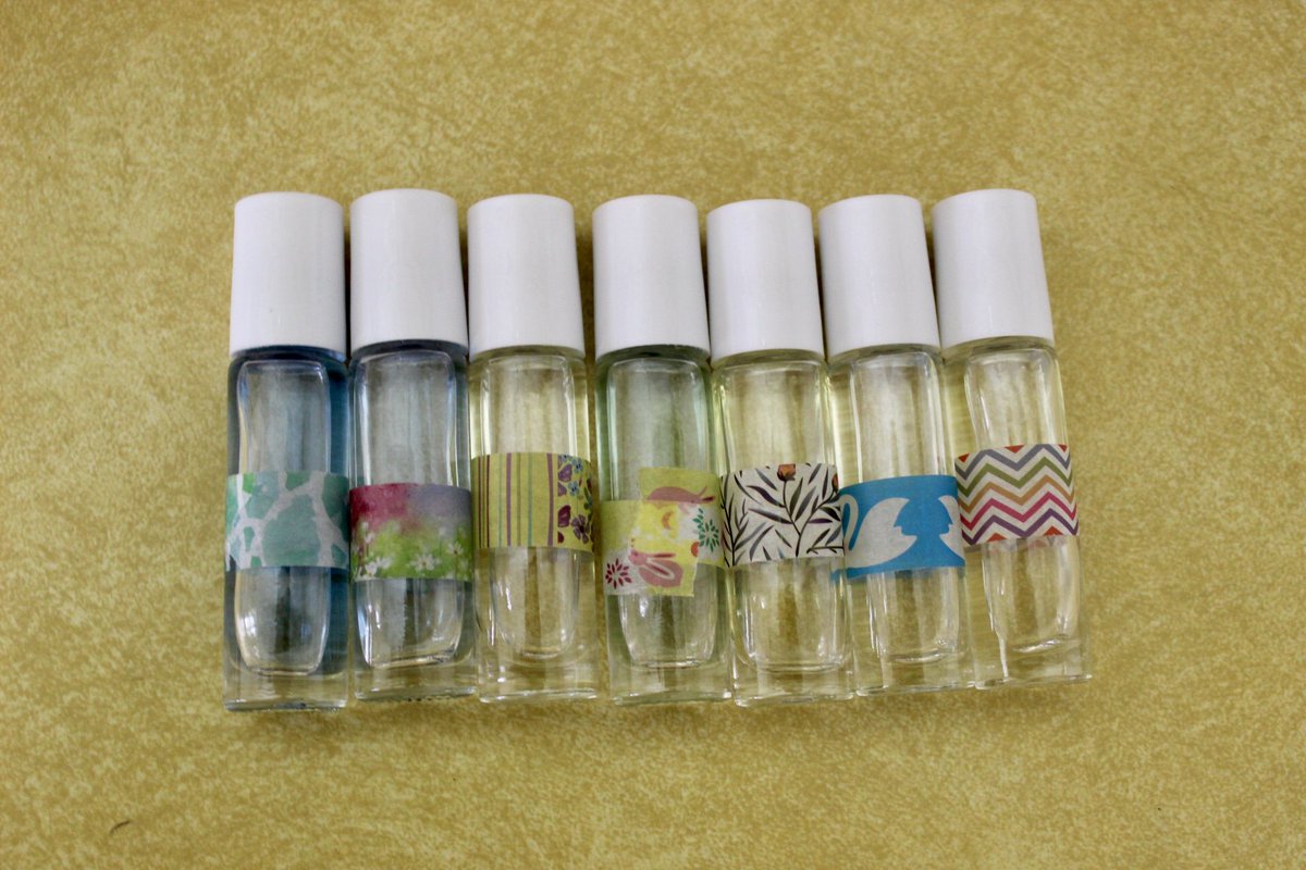oilysparrow's tweet photo. The best way for me to get into using oils topically was to use roller bottles! I would recommend going on amazon and getting some so you can try it for yourself! Any questions? DM me! #essentialoils #essentialsparrow #tiptuesday #youngliving #healthyliving #rollerbottles #yleo https://t.co/M50m3cWENw