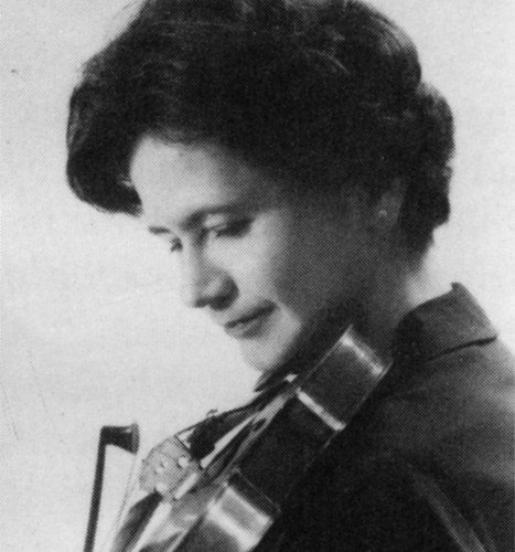StringsMagazine's tweet photo. Attention string students! The 'Strings' Magazine Edith Eisler Scholarship application is due May 10. #scholarship #stringeducation #stringteacher #violinperformance #violin #viola #cello #bass #fiddle https://t.co/InW9Pu2urA https://t.co/JERlUgrqGB