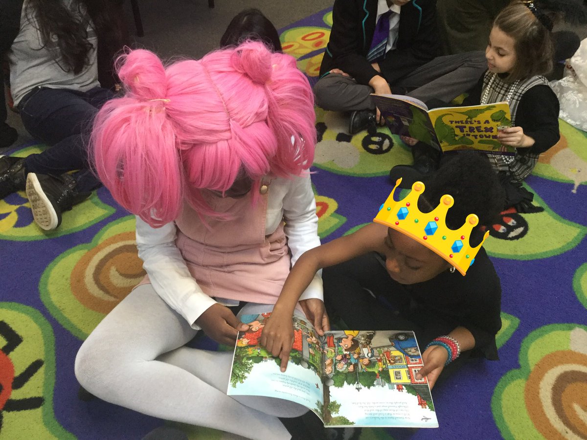 Drucie1981's tweet photo. Reading Buddies @school21_uk Year 8 and Year 2 #whatacombo ๐world book day #wayr #s21reads https://t.co/WiM4Cvmq22