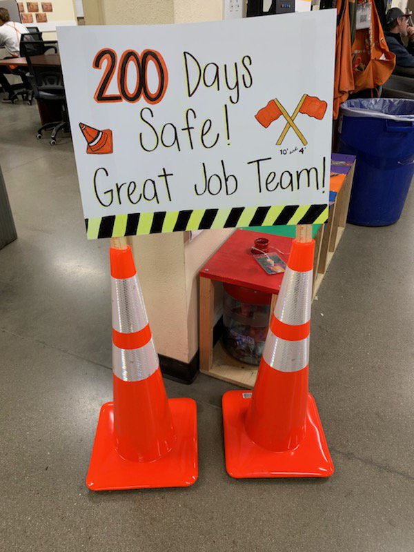 ashworth_vi's tweet photo. As we celebrate 200 days safe I would like to thank all of the associates that have worked so hard to make this possible. 414 you all rock! 365 here we come!!#whydoyouworksafe #D60strongandproud @0414Home @jennipherball @J_L_DRAPER https://t.co/xzoIqrCmFl