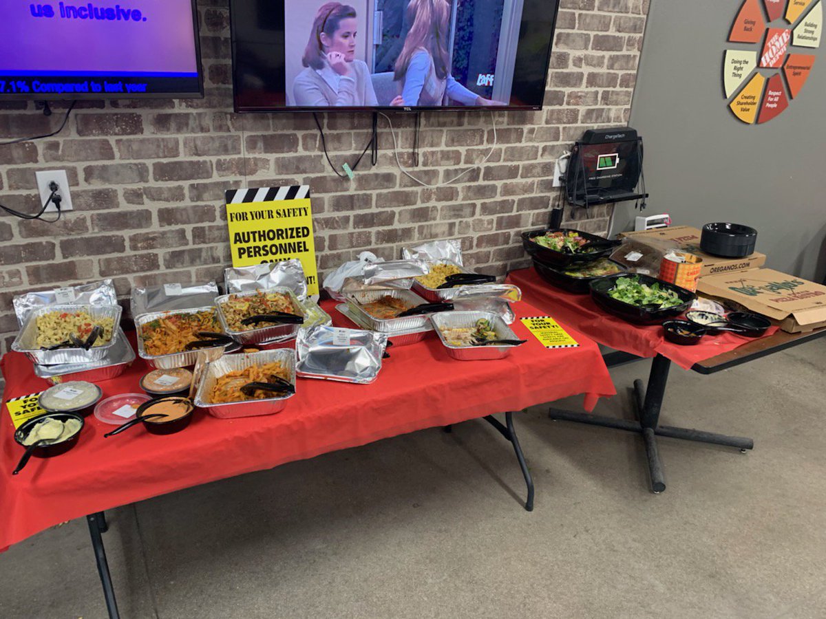 ashworth_vi's tweet photo. As we celebrate 200 days safe I would like to thank all of the associates that have worked so hard to make this possible. 414 you all rock! 365 here we come!!#whydoyouworksafe #D60strongandproud @0414Home @jennipherball @J_L_DRAPER https://t.co/xzoIqrCmFl