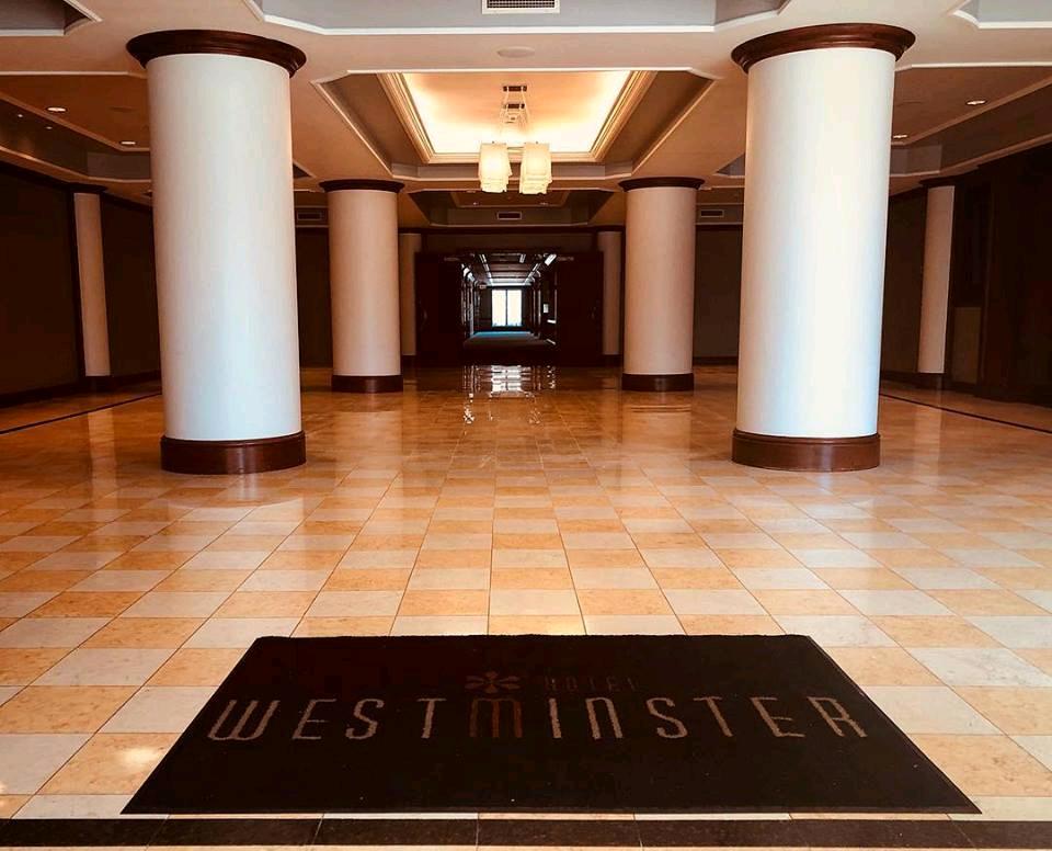 westminster550's tweet photo. Furniture All Gone !!!!! 
Out with the old , Making room for the new ! 
#westminsterHotel #Newjerseyhotels #livingstonnj #essexcounty #Njweddings #njsocialevents #newlobby #renovation #newlydesigned #comevisit https://t.co/0eicRVyHB7