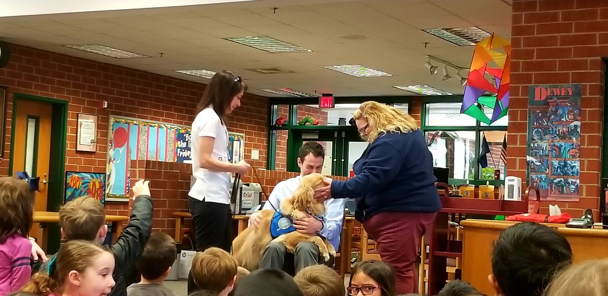 AUTsomeK2's tweet photo. We had the absolute pleasure of meeting Amos the #comfortdog today!!! So excited for future visits to Mill Run! 😊❤🐶 #mres19 https://t.co/GhfjFgDAT5
