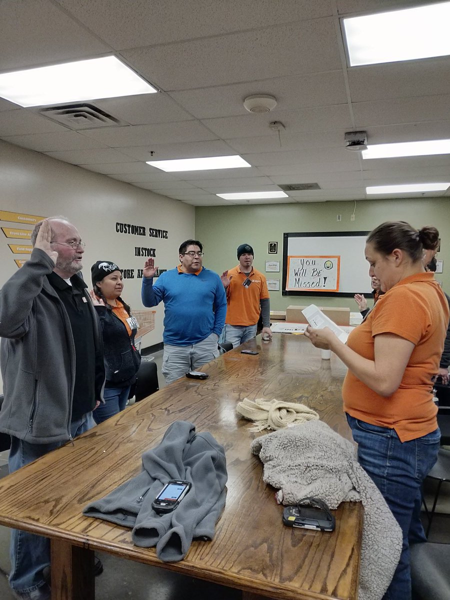 typie3_'s tweet photo. MET 6583 taking our safety pledge #safetyfirst2019 #keepitsafe https://t.co/TcGsUCNmnL