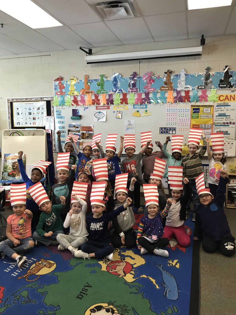 Top hat Tuesday❣️Looking forward to our Literacy Night tonight!
#ReadAcrossAmericaDay <a href="/_MerriamPark/">Amy Simeonov</a> <a href="/DrSpringer12301/">Dustin Springer</a> <a href="/KsCommissioner/">Randy Watson</a>