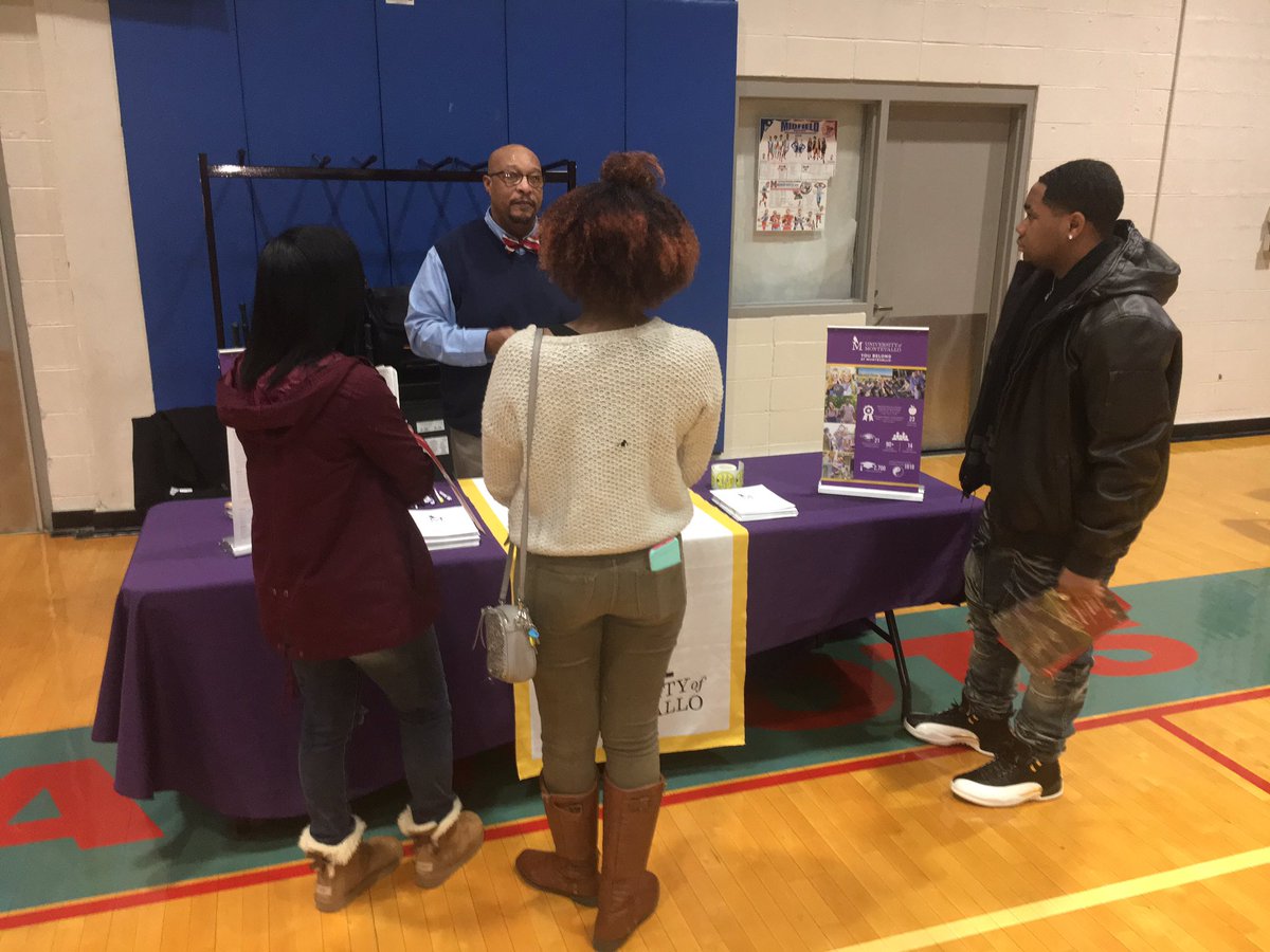 HighMidfield's tweet photo. MHS College and Career Fair #MidfieldPates https://t.co/jAWrW2NfMV