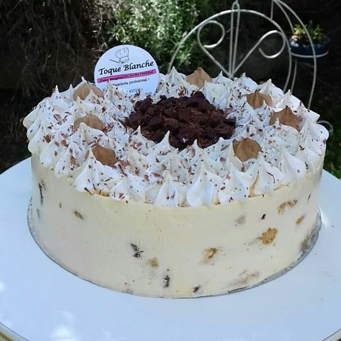 _CaroAlonso's tweet photo. Hola! Me recibí de pastelera y empecé con mi propio emprendimiento, con la idea de ahorrar para seguir capacitándome y dedicarme a lo que me gusta. Últimamente el contexto no ayuda, por lo que busco llegar a mas personas.Con un RT me ayudaría muchísimo❤ Mis redes y trabajos♡👇 https://t.co/MAahB5TUxe