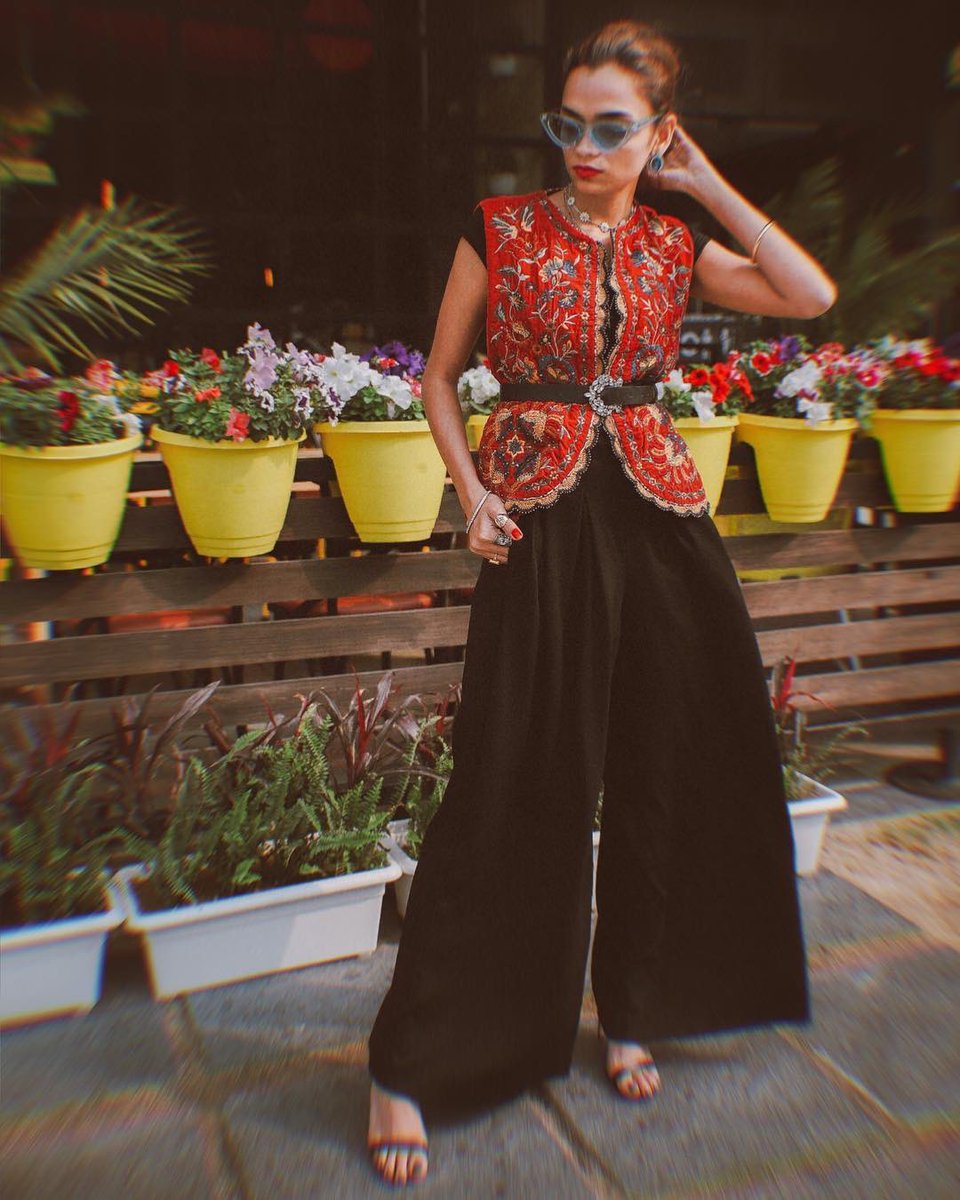 thegreyhalfway's tweet photo. Boho look for the day! #MonalishaMahapatra #Thegreyhalfway #IndianFashionBlogger #DelhiBlogger #BloggersOfIndia #BloggersOfDelhi #DelhiBlogger #FashionBlogger #FashionInspiration #FashionGirl #SummerFashion #SpringOutfits #Boho #Styling #StylingOutfits #Skirt https://t.co/mTIaaU5Qpn