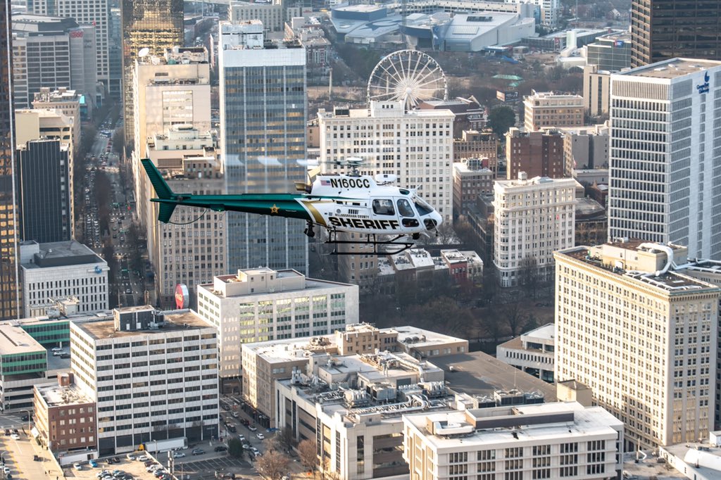 collectiveheli's tweet photo. @oalaviation We like this angle we shot last week :) https://t.co/xqPEv0S1Z6