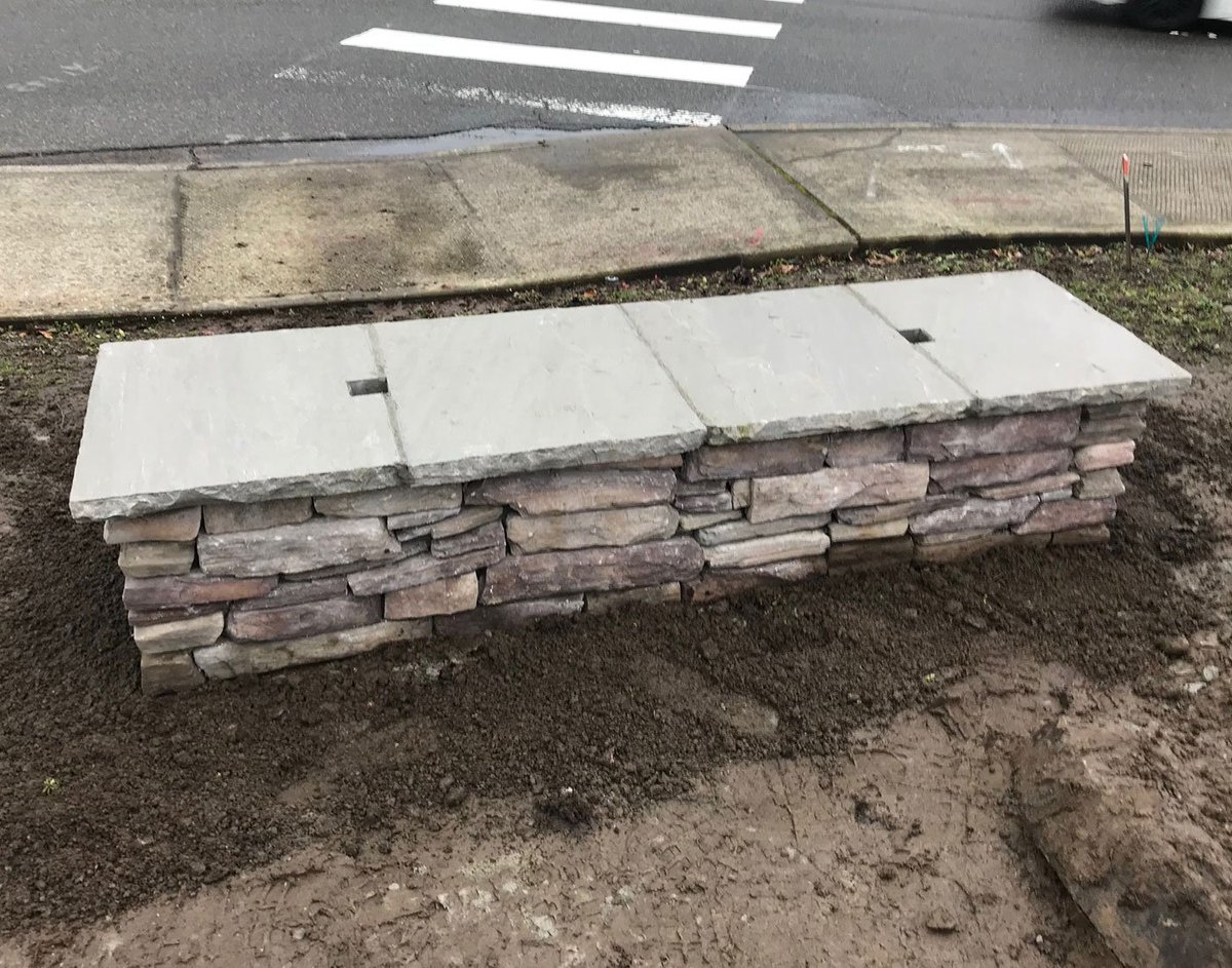 evergreensign's tweet photo. This monument sign project for 196th Commerce Center features an aluminum cabinet painted in a fire brick color with flat cut aluminum lettering in a brushed finish. The foundation exterior is finished in rustic ledge saddleback Eldorado Stone. #monumentsign #propertyID #aluminum https://t.co/9Xfnr3WQ6C