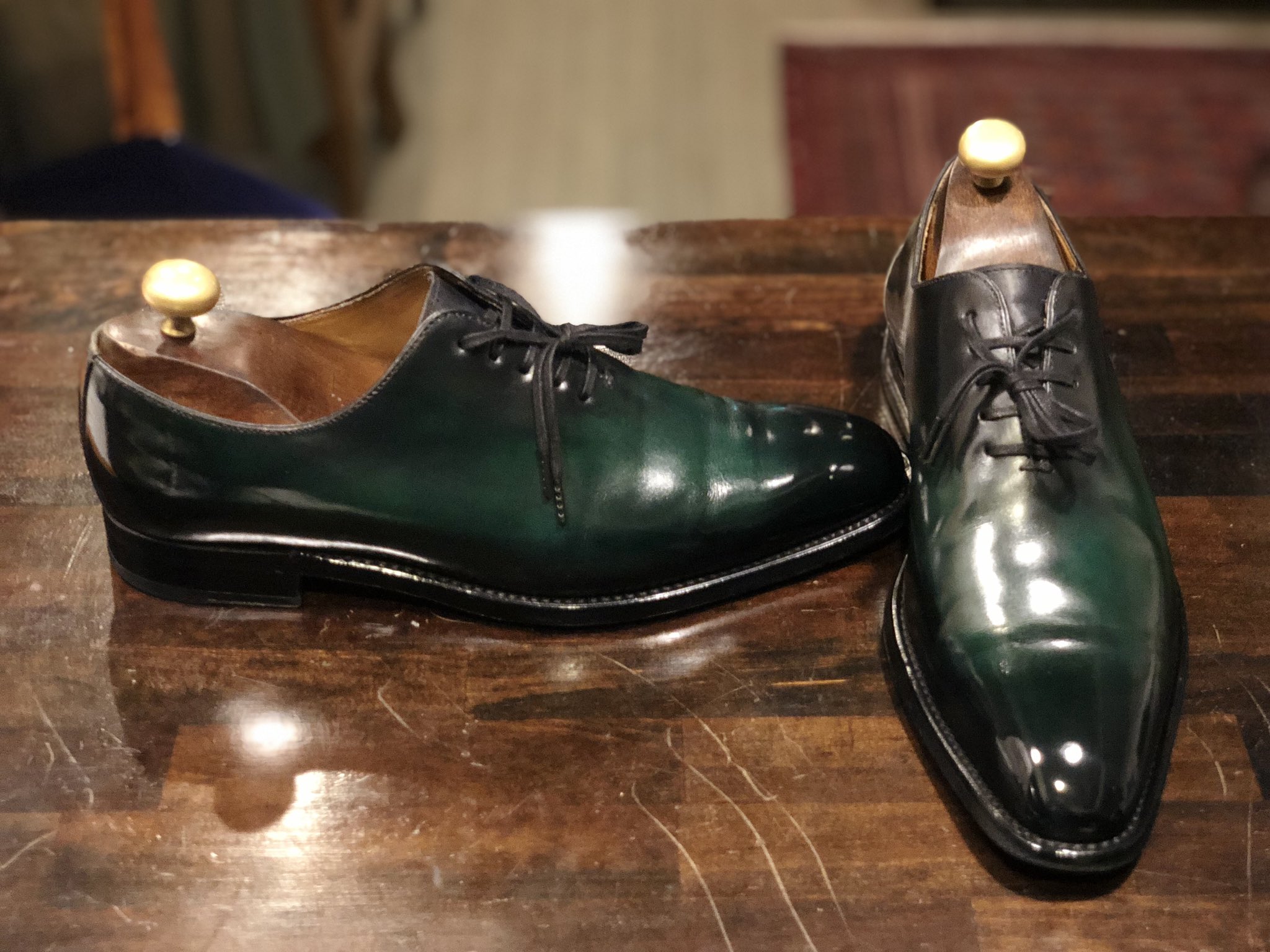 Y S Shoeshine 可能な限りグリーンのみでグラデーションを作りました ポイントは地の色が何色かという事です Patina パティーヌ Ysshoeshine Y S Shoeshine 靴磨き シューシャイン シューケア 静岡靴磨き 静岡靴事情 足元倶楽部 Shoeshine