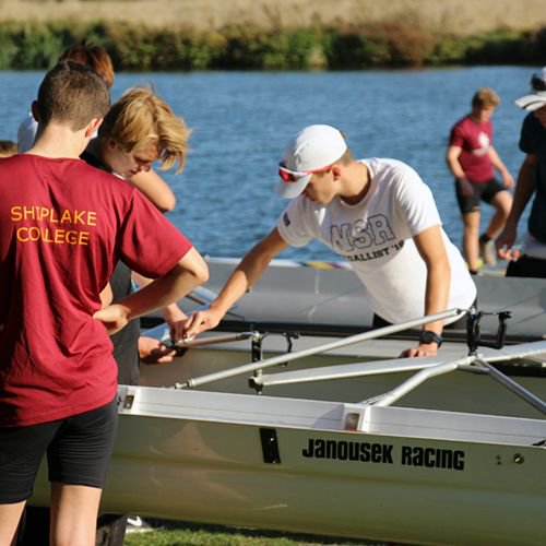 ShiplakeCollege's tweet photo. On Saturday, selected rowing crews traveled to London to take part in the #HammersmithHead of the River, but one of our crews went on to win! Find out more here - https://t.co/v8XjjGzw6l https://t.co/giRVaJMkOF