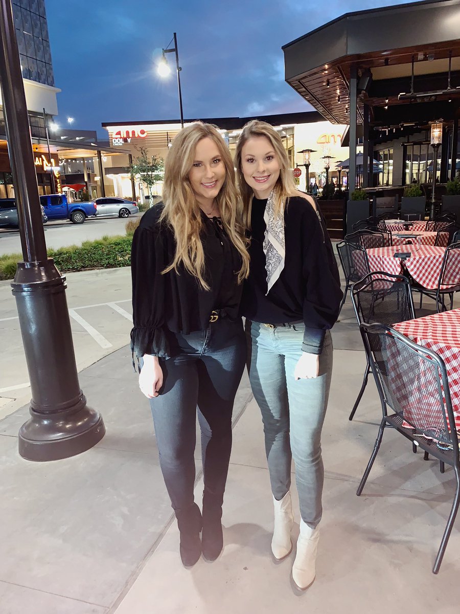 EMMAPHANAL's tweet photo. HAPPY BIRTHDAY!!! To the funniest and prettiest person ever! Hope you have the best day ever ILY!💗💗💗 https://t.co/kSXq8hkJWf