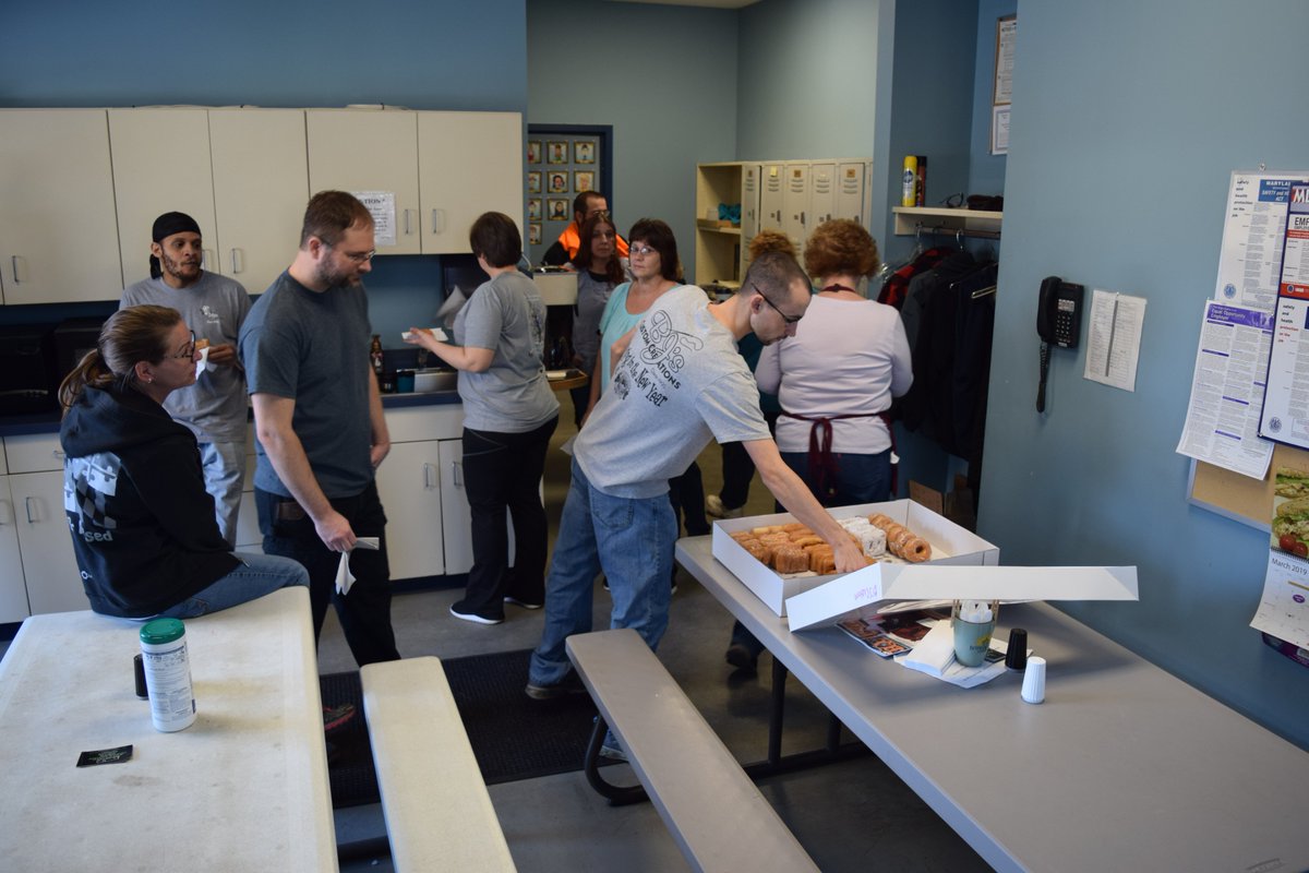bjs_creations's tweet photo. After our company meeting today, the BJ's Fun Committee treated everyone to Krumpy's Donuts in celebration of Fasnacht Day . Enjoy your "Fat Tuesday" :) ! #fattuesday #FasnachtDay #bjscc https://t.co/QOya3tFC8v
