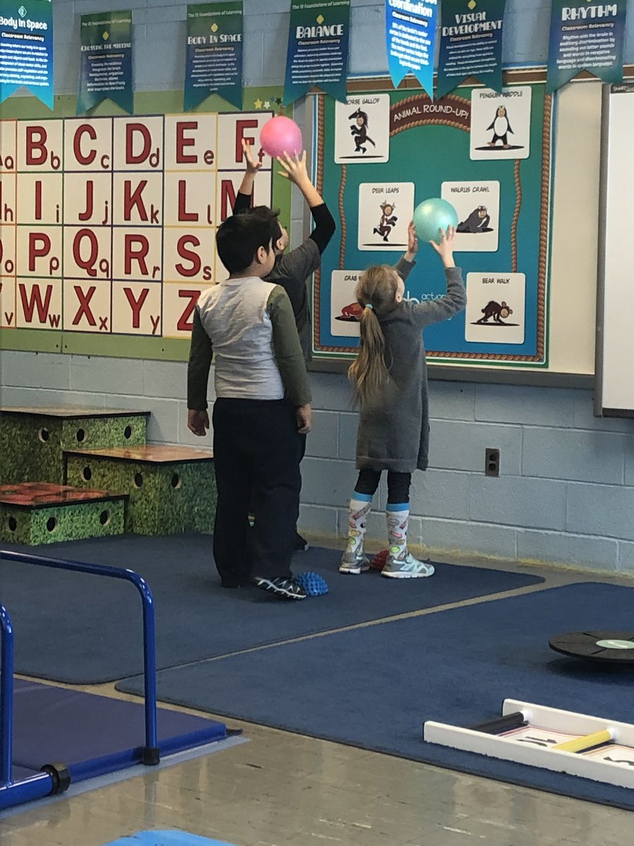 ScotchtownAve's tweet photo. Great work going on in our kinesthetic learning lab!  Keep up the good work SAS! @GoshenCSD @SASKinesthetic #SASpride https://t.co/jkVVP8Q8tM