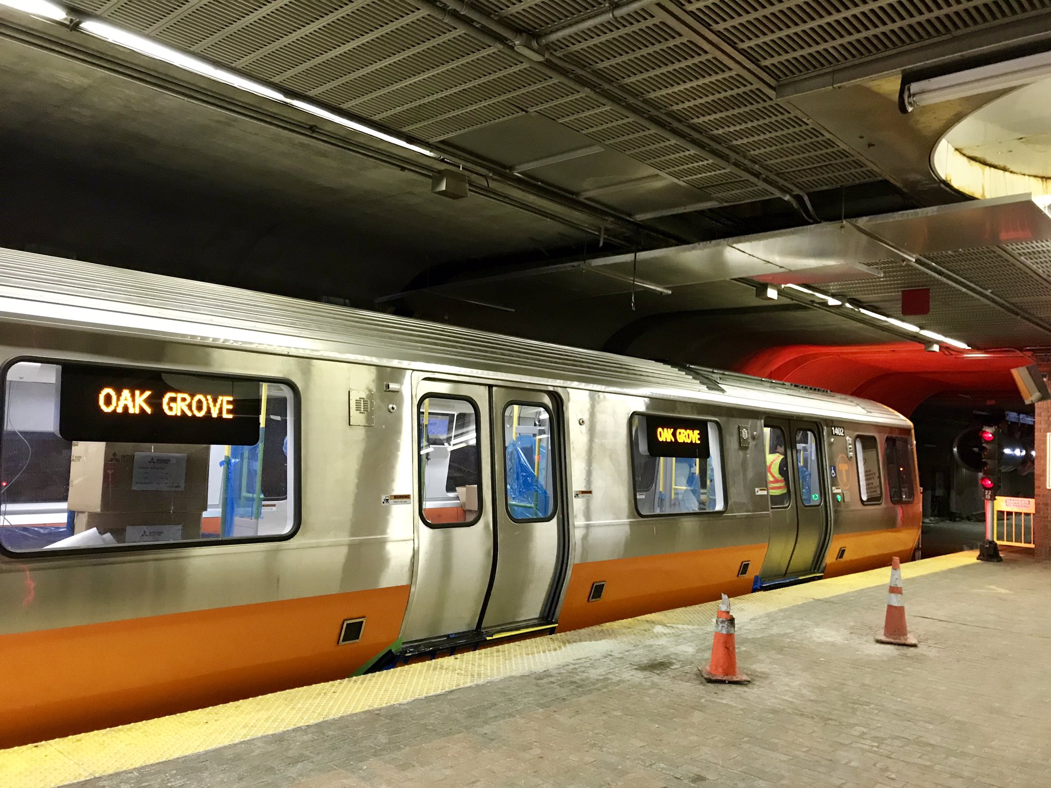 D06HgA_X4AE94A5.jpg:large