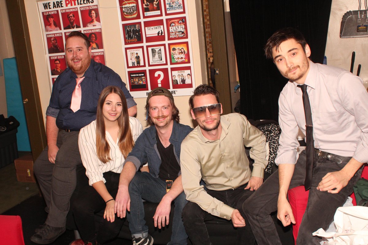 TOsketchfest's tweet photo. Our Troupe of the Day is @HalfHandsome! This Newfoundland comedy troupe will bring you sketch comedy written and performed by a group of artistic good-for-nothing millennials. https://t.co/88yICp1AvB #TOsketchfest19 https://t.co/1VYWBR9dPU