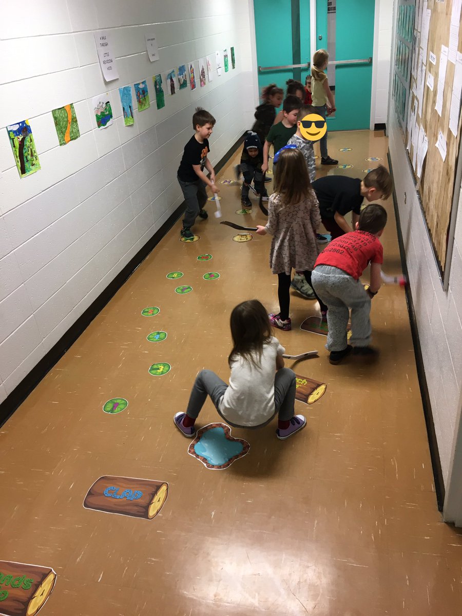 SecristSara's tweet image. Mini sticks for the win for yet another inside recess... #isitspringyet #indoorrecess #ministicks #futuresnhl @bruderheimelem