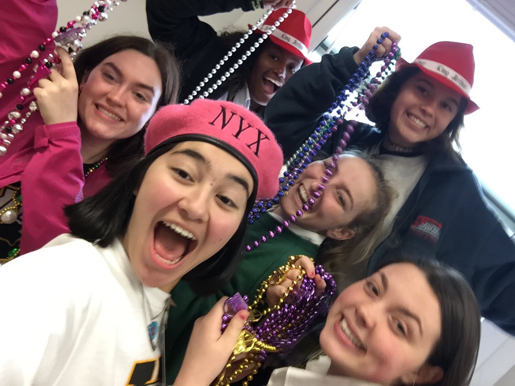 HaynesStuCo's tweet photo. Happy Mardi Gras from the Krewe of STUCO! 💛💚💜 https://t.co/do6torwnVr