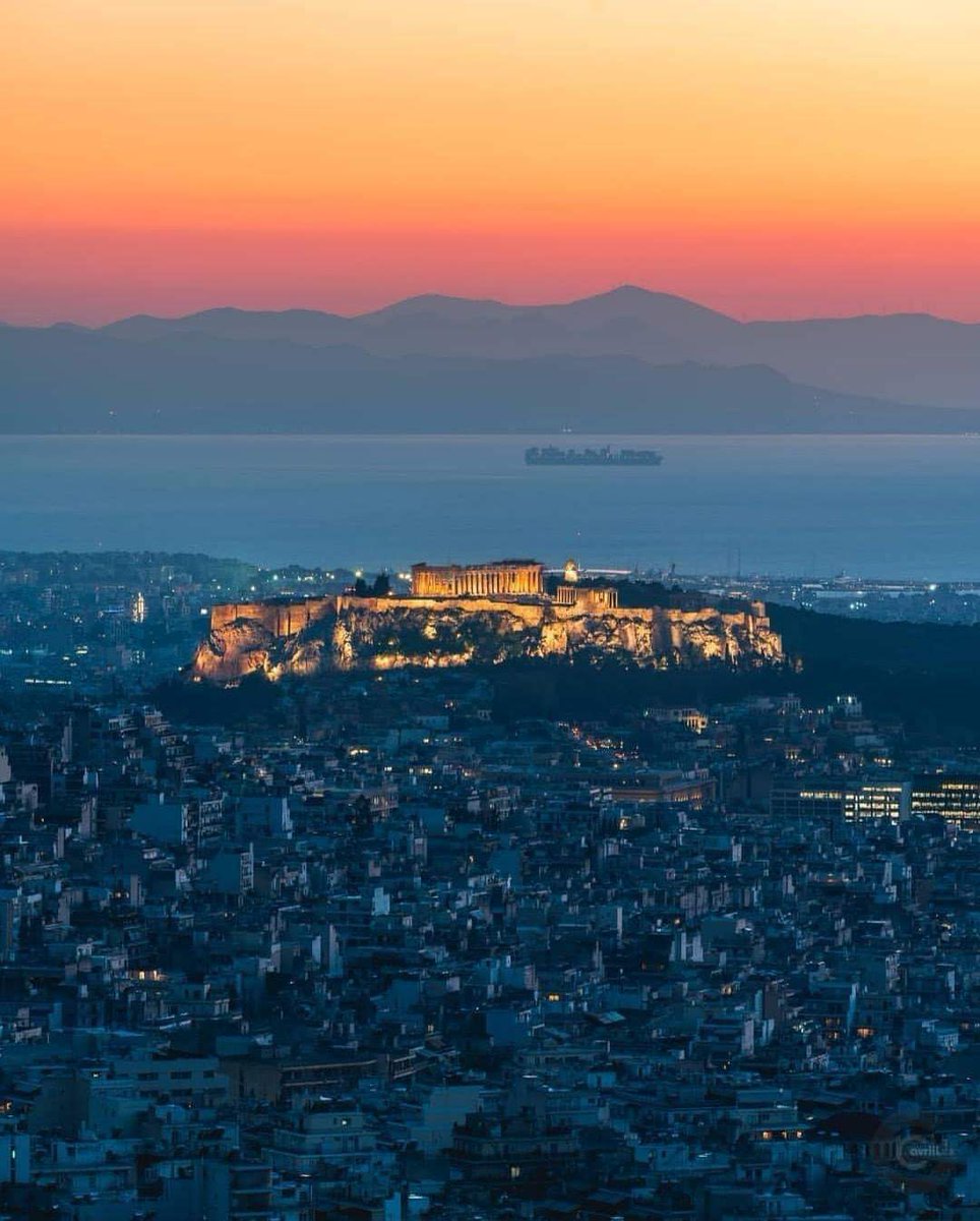 HotelKubic's tweet photo. Αθήνα! 💕🇬🇷 GREECE
📸@gavriilux
#kubicathenshotel
#hotelsofAthens
#athens
#smarthotels https://t.co/uKqN6WwnOt
