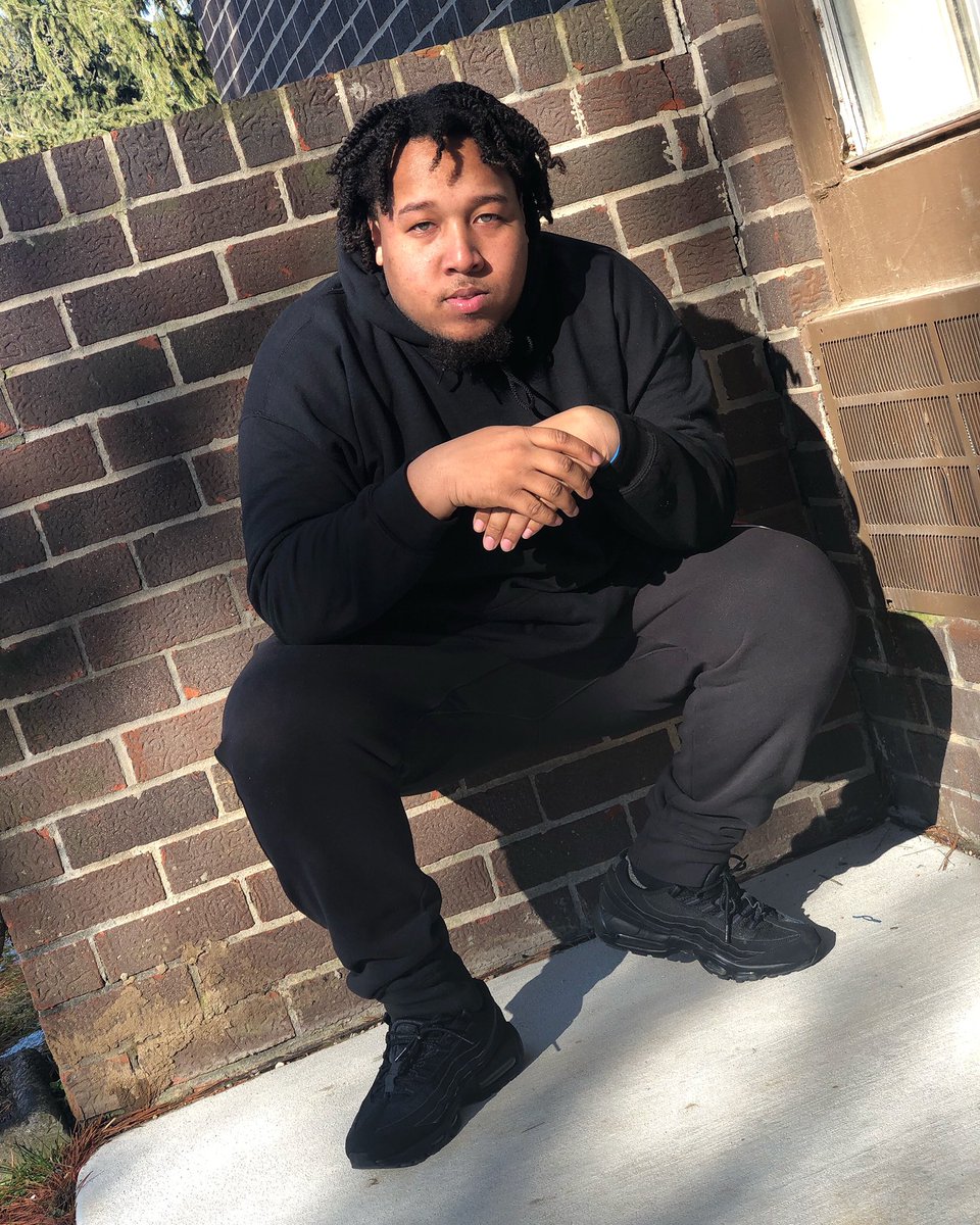 Jusafren's tweet photo. I canโt even hang with certain niggas cuz the blood we done spilled ๐คซ๐ฏ๐ค๐พ #FreeBman #FreeAllDaShootas #Jusafren https://t.co/T4PGDbaBTh