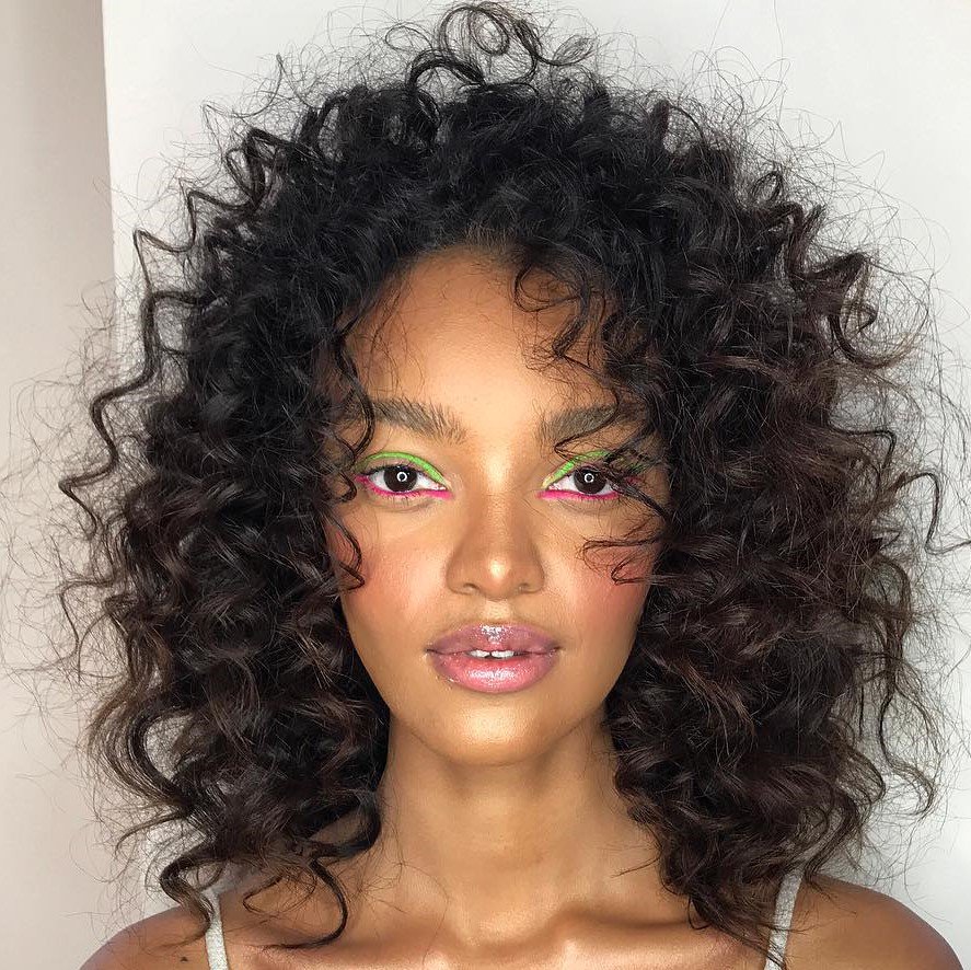 ghd's tweet photo. Define your curls with the #ghdcreativecurlwand ✨😍 the thin, tapered end creates defined, corkscrew curls ✨
Discover more: https://t.co/a6wH9qxWxQ
@themanestyle
#ghdhair #ghdhairpro #afrogoals #wavyhair https://t.co/2QFsAcHeF3