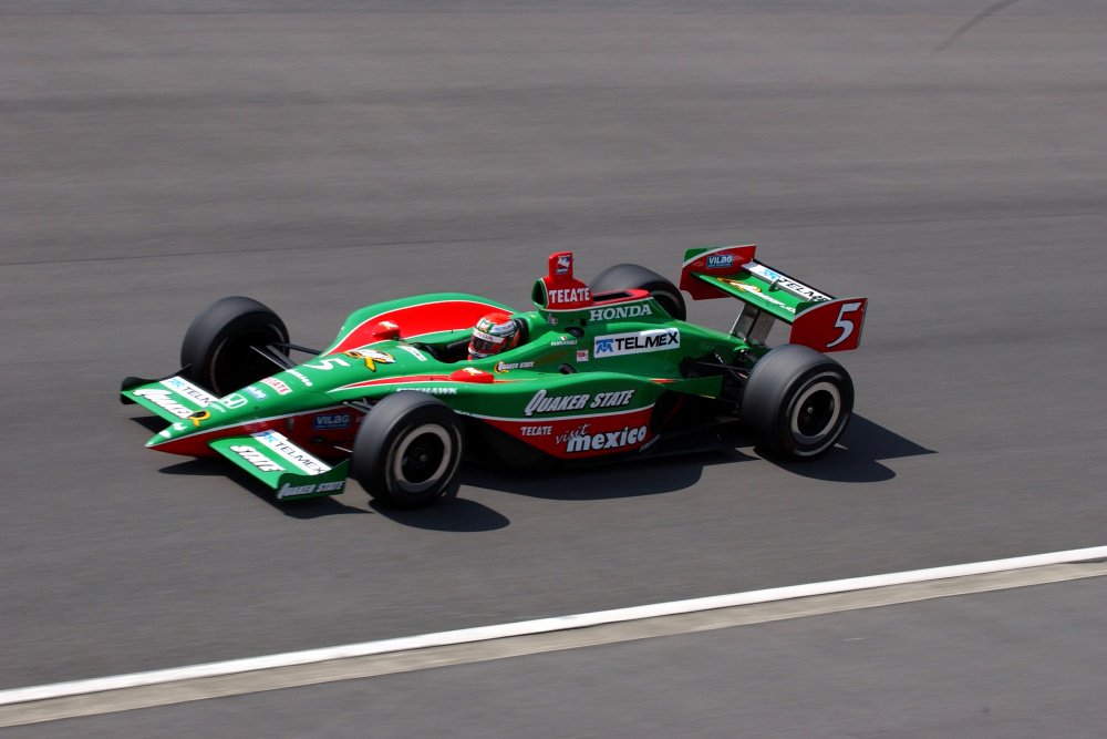 zdravkost's tweet photo. #FernandezFriday @AdrianF007 π²π½ in his G-Force - Honda HI4R #V8 at the 2004 Indianapolis 500 https://t.co/RJxr81Bsm2