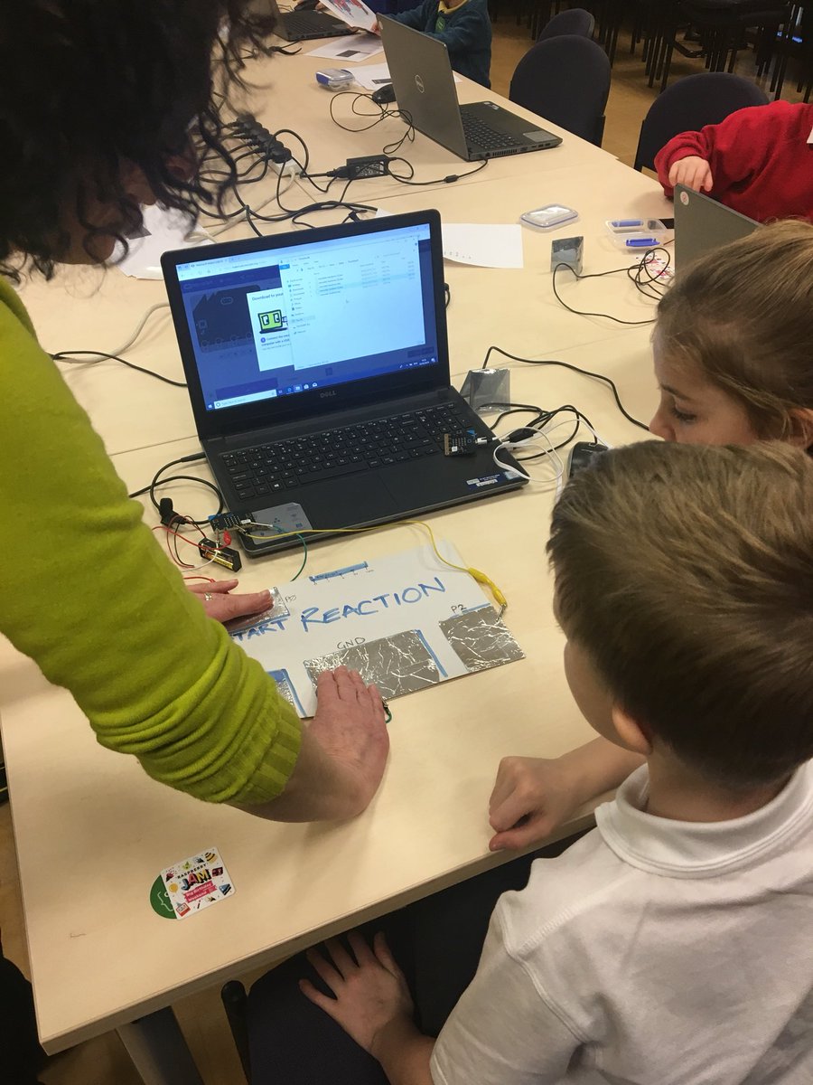 GHDDigiteam's tweet image. We are trying out the Micro:bit reaction game coding tonight at Blaydon Code Club! #getcoding @CodeClubNE @microbit_edu @GatesheadLibs