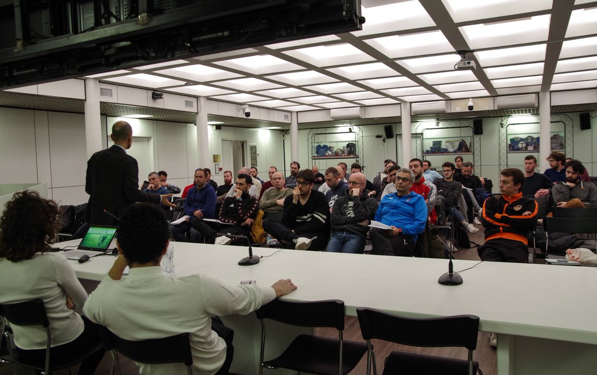 FIGC's tweet photo. A #Coverciano proseguono le lezioni del corso per #MatchAnalyst.
Lezioni innovative per arricchire gli allievi: oggi in cattedra #Mathandsport, per parlare di algoritmi e soluzioni tattiche, e @lUltimoUomo, per discutere degli Expected Goals. ✍🏻📉⚽
https://t.co/mb7JDigsD9 https://t.co/5qF1rXCbuU