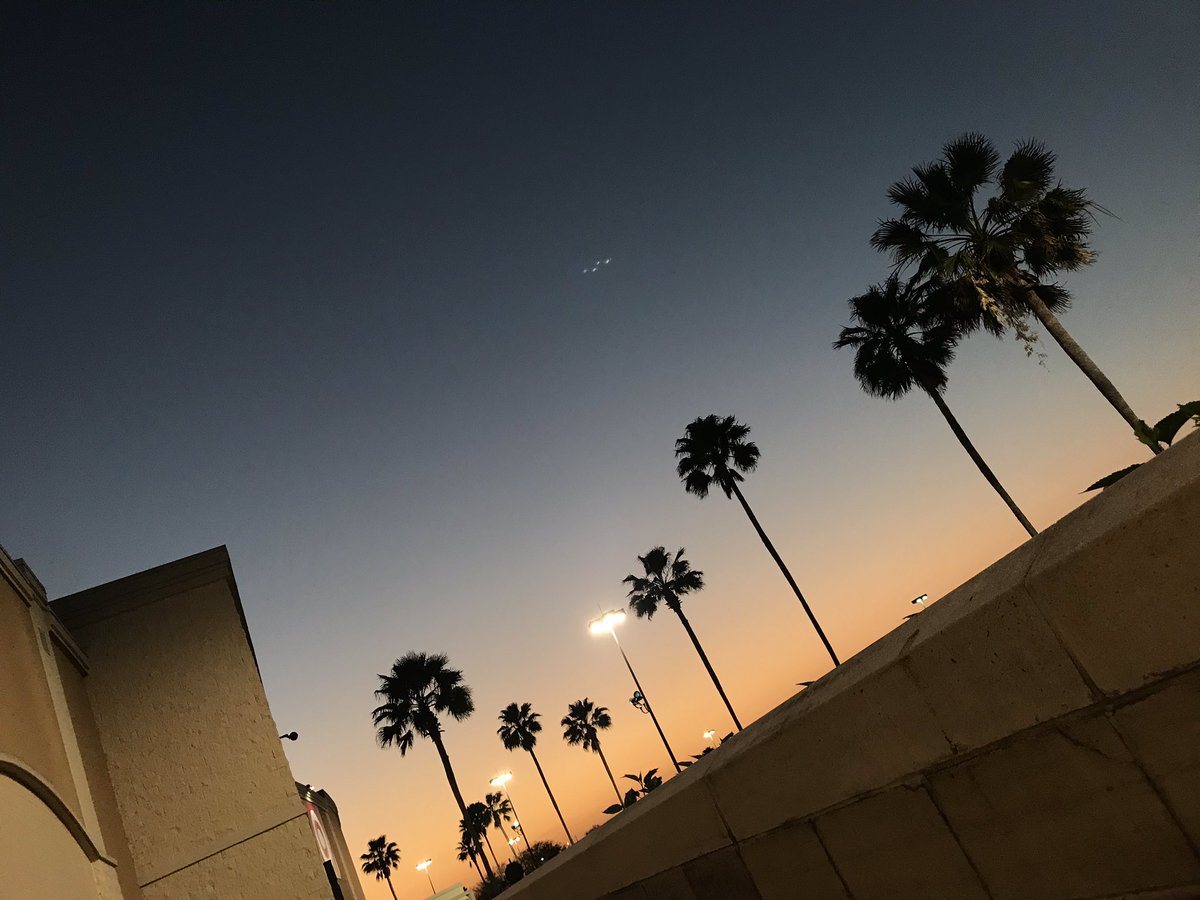 hello_adrianna's tweet photo. anyways. I saw a UFO at work last night https://t.co/2AUJ8RtaD2
