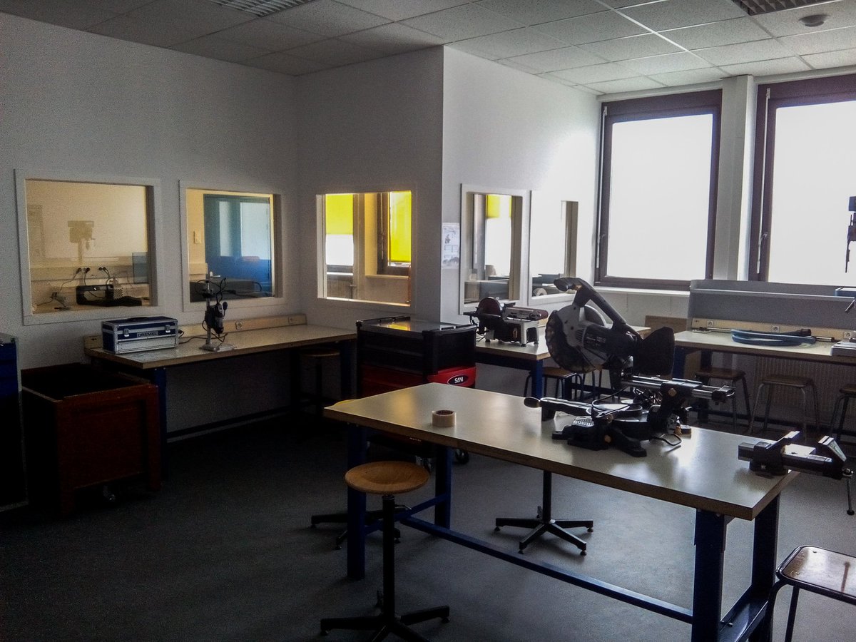 [FabLab Acoustique 🔎🗜️🧰]
Ouverture jeudi du FabLab Acoustique à <a href="/LeMansUniv/">Le Mans Université</a>, financé par la région <a href="/paysdelaloire/">Pays de la Loire</a>, la fondation EMV et <a href="/IAGSLeMans/">Institut d'Acoustique Graduate School</a> !! #acoustic #acoustique 
Kesako ?? Plus d'infos ici : laum.univ-lemans.fr/fr/actualites/…