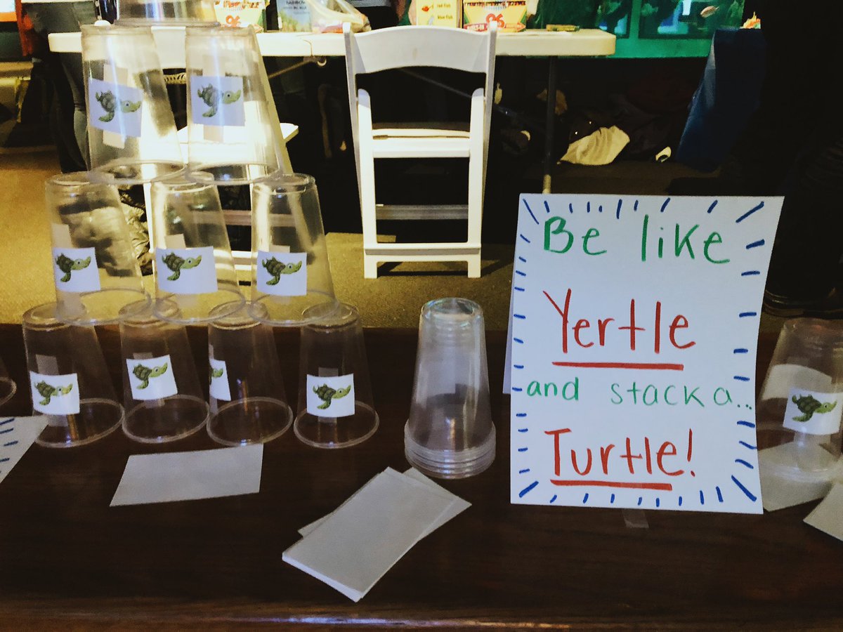 EasternEdClub's tweet image. CEA hosted its annual Read Across America Event this past weekend at Mystic Aquarium! With celebration of Dr. Suess and sea-themed related crafts, kids and visitors were able to participate in the fun activities planned by the different state school education clubs! 📚🐠