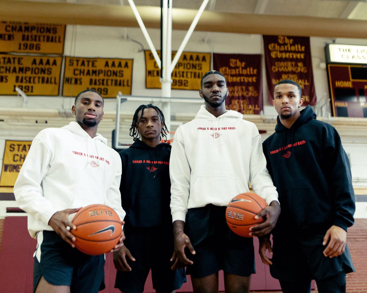 dub_lions's tweet photo. It’s #LIONS Tribute Tuesday... Share photos and videos of your #LIONS #WestCharlotteHigh #DUBC #DubNation #LIONSeason #LionsTribute #WCAlumni https://t.co/1fWwC6J6aI