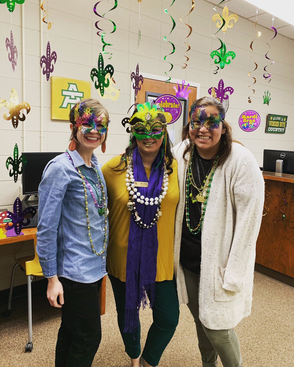 ATU_GSC's tweet photo. Laissez Les Bons Temps Rouler (Let the Good Times Role)! We have King Cake, Mardi Gras beads and mask making. Come to Tomlinson 113 from 11-1pm. https://t.co/eokgLGoywL