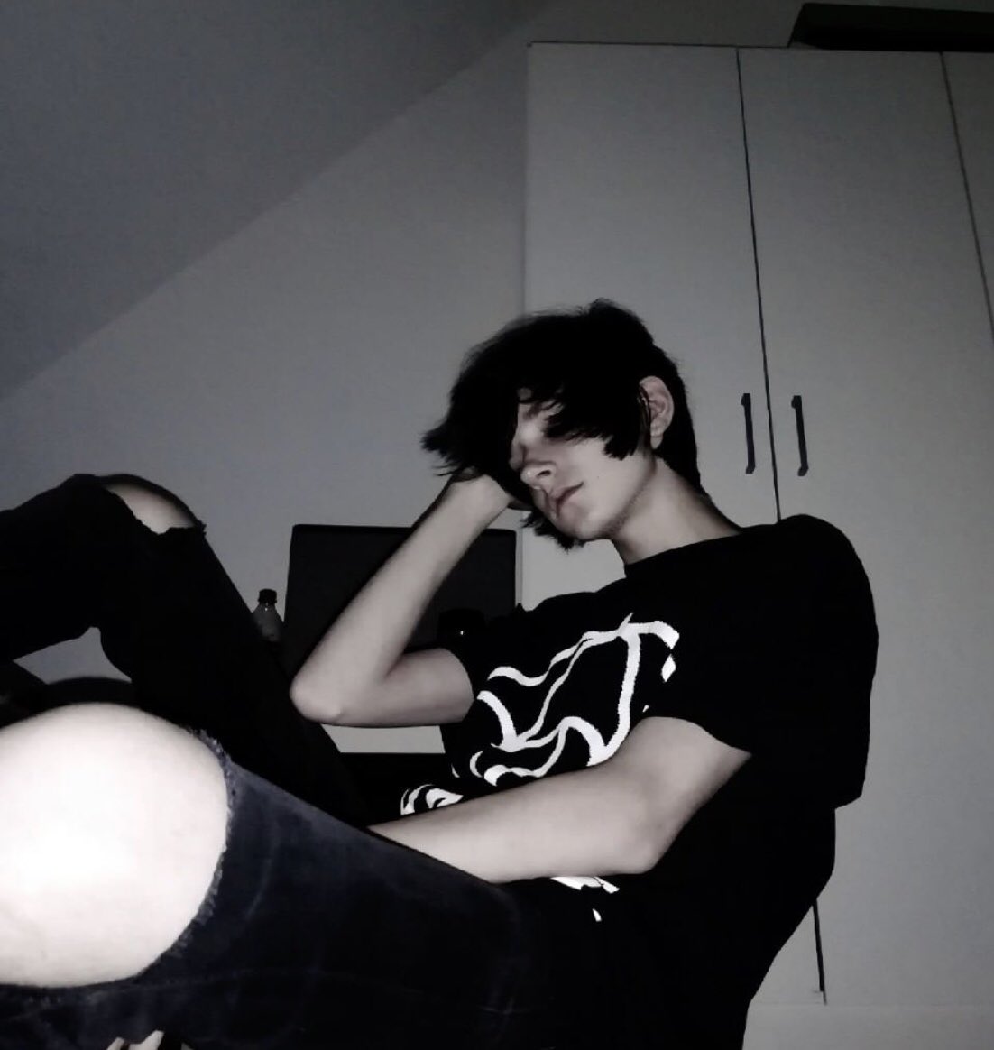 I’m Darkness. 18/single/bi/asshole