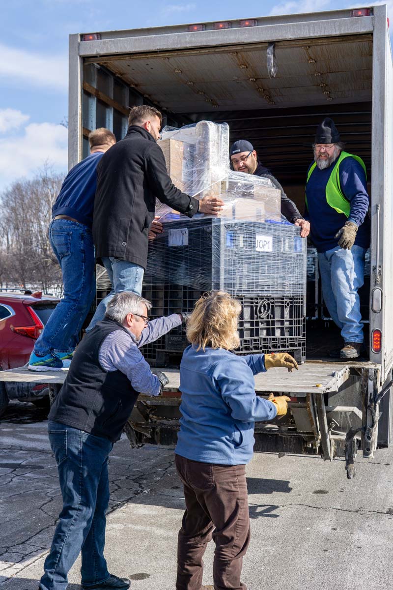 usitt's tweet photo. Road boxes wrapped and loaded on the truck: Check ✅
Everything is coming together nicely here at the National Office in Syracuse. We can't wait to see you all in Louisville in a couple of weeks!
#USITT19 #USITT #RoadBoxes #Wrapping #Shipping #Louisville #Conference #StageExpo https://t.co/9nHdtzlevJ