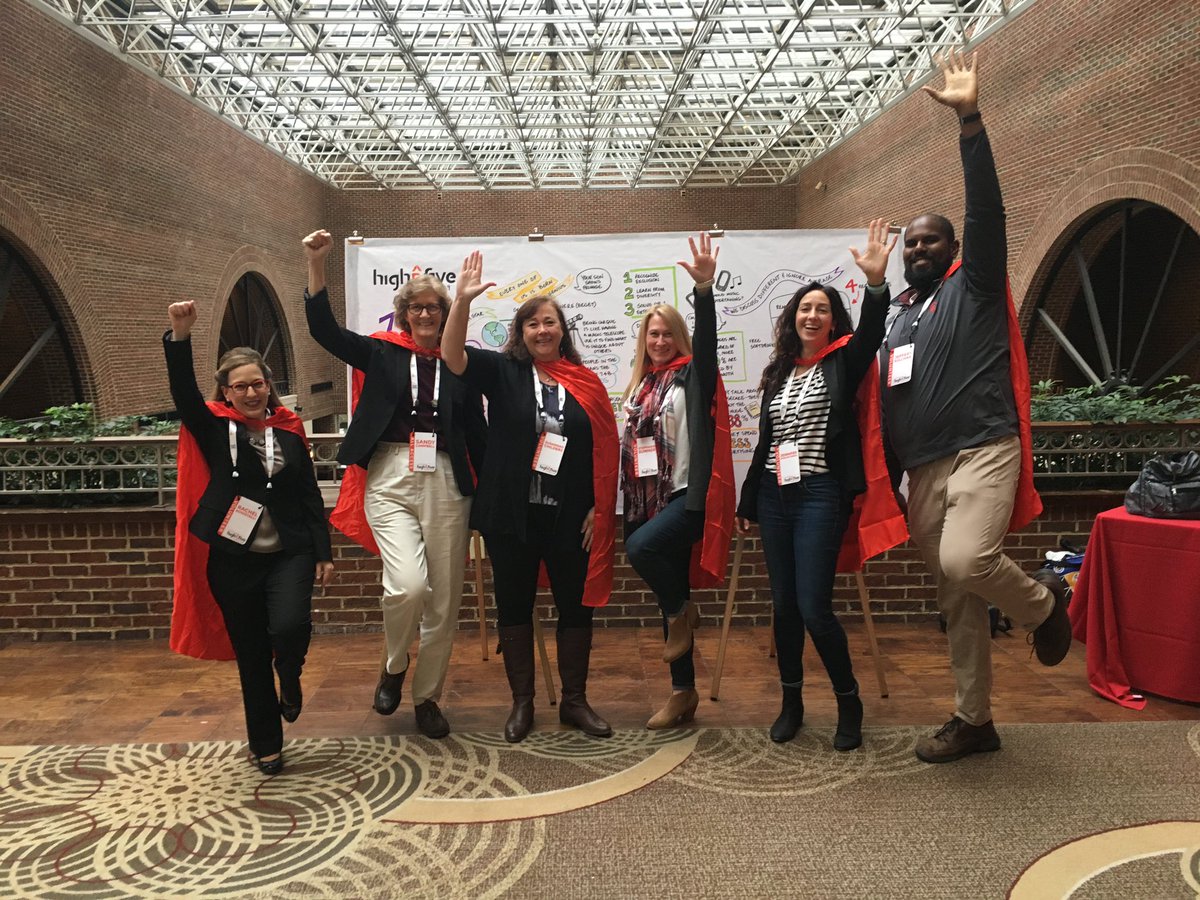 High5Conf's tweet photo. We ❤️ our #high5conf volunteers. If you see one, give them a high five! https://t.co/BqW1BMVVzW