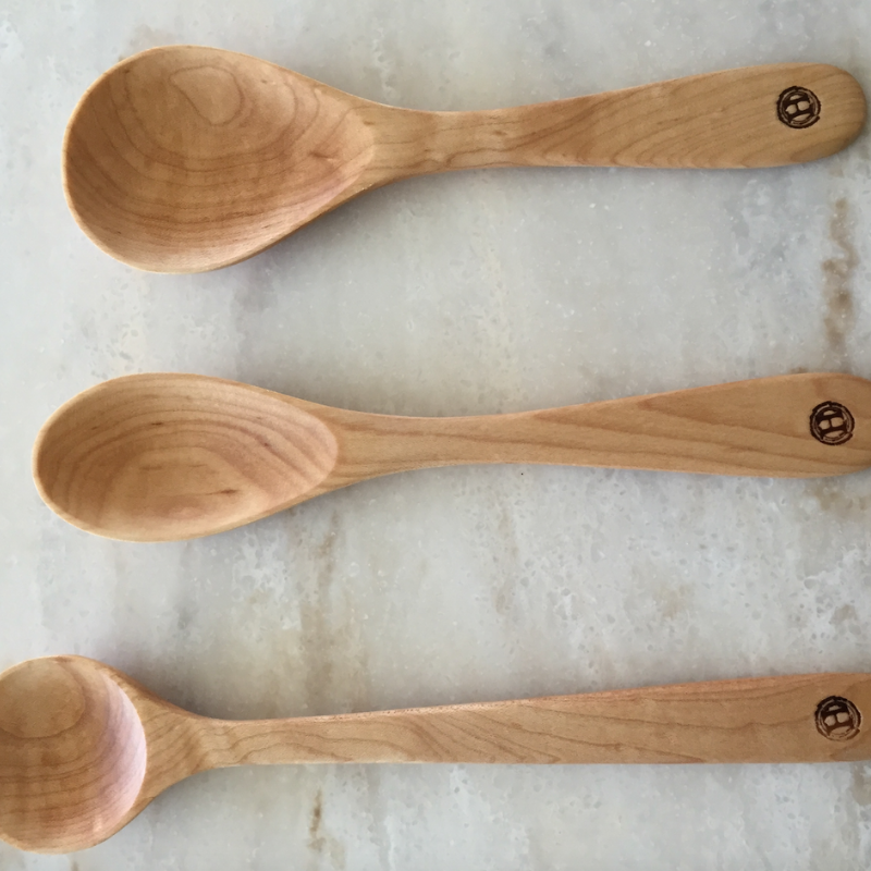housecookware's tweet photo. If strong flavors or scents have seeped into your wooden spoon, try cleaning it with a slice of lemon, rinse it slightly with water only, and leave it to air dry. Repeat if necessary #cooking #cleaningtips #HowTo #madebyhand https://t.co/IM6KqGAg80