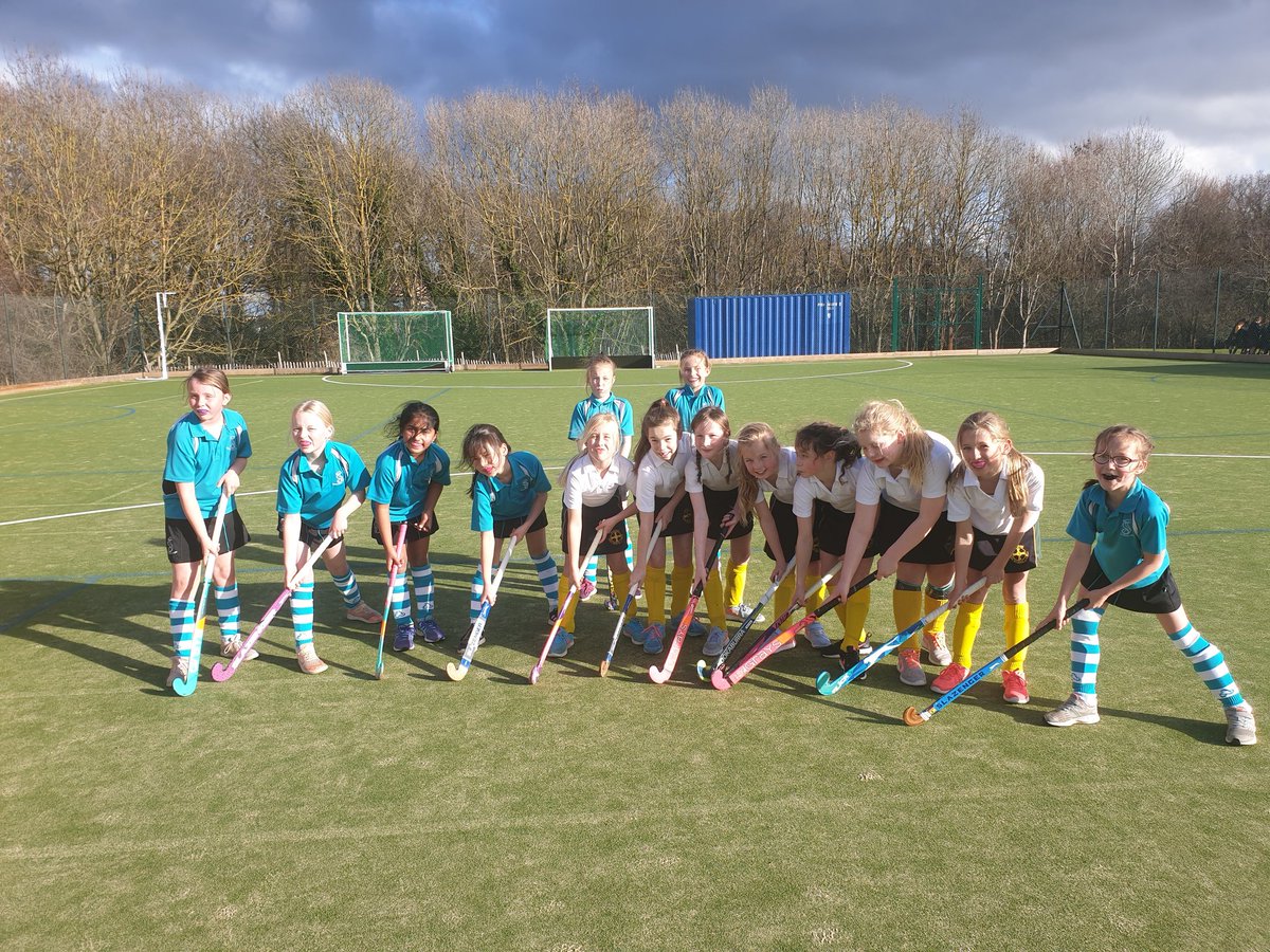 NHSGsport's tweet photo. Thank you @DurhamHighSch for a great afternoon of Hockey! #year4 #learningallofthetime https://t.co/1VfRp8jSgk