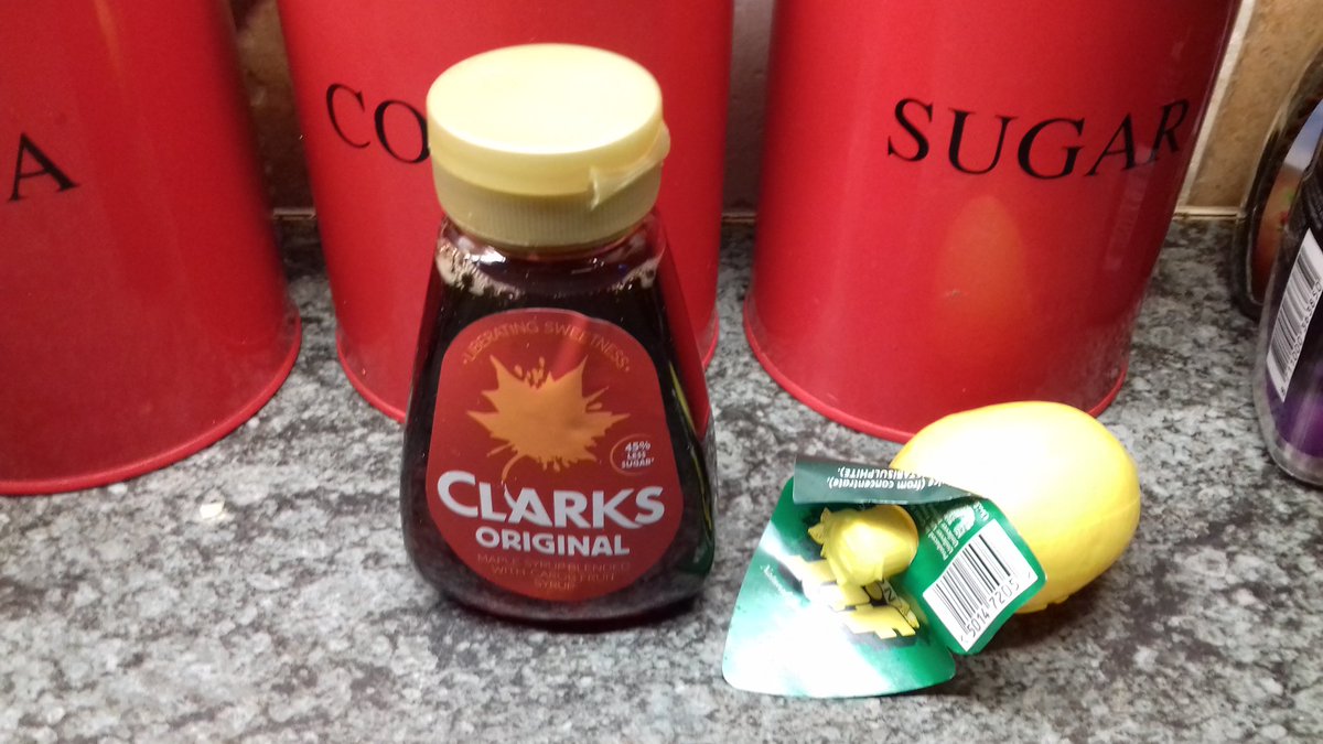 Chirpychippy60's tweet photo. #PancakeTuesday Maple syrup or lemon juice? #Pancakes #maplesyrup #lemonandsugar https://t.co/DrsS2w8mO7