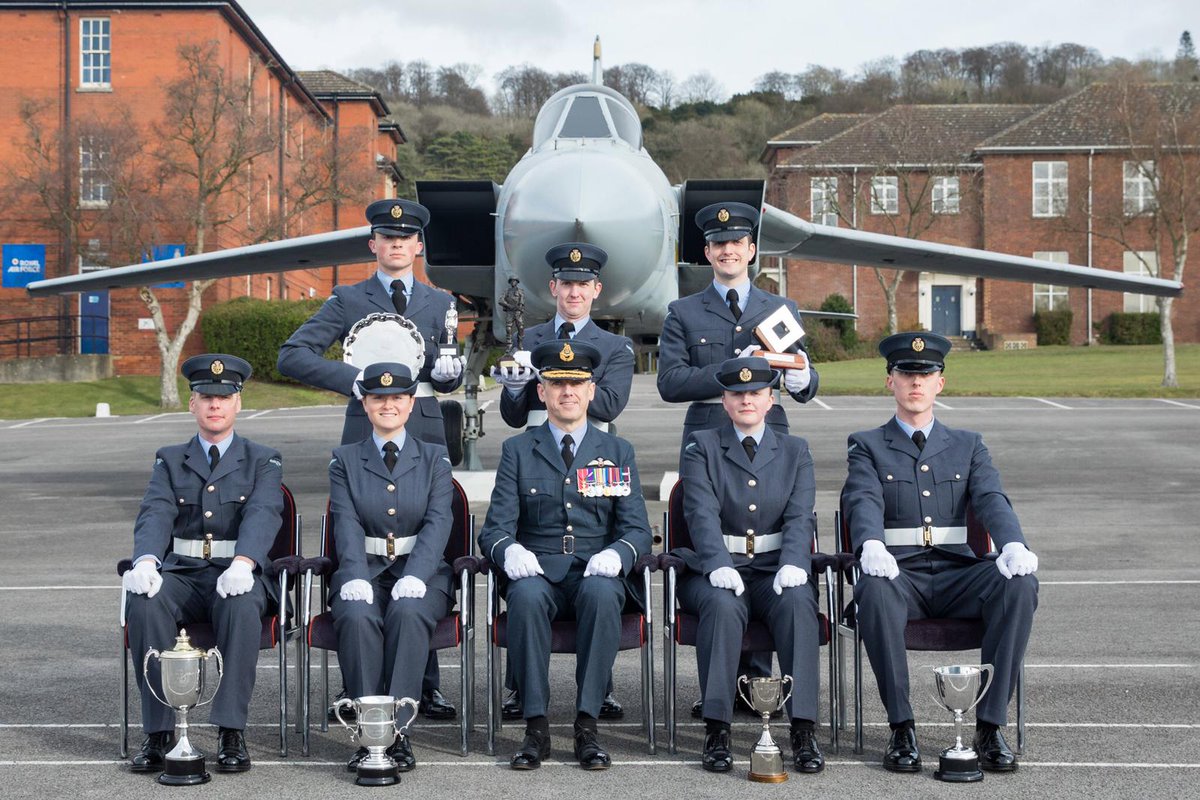 71 new Airmen and women graduated from Douglas Intake this afternoon in front of proud friends and family! Congratulations to everyone and good luck in your future #RAF careers! #noordinaryjob
