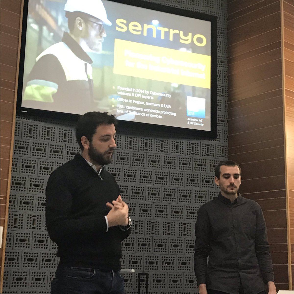 ESME_ingenieurs's tweet photo. Aujourd’hui @sentryo aborde les enjeux de la #cyberdecurité dans l’industrie sur le campus de #lyon 
#CyberSecurity https://t.co/x9bKzKtIEy
